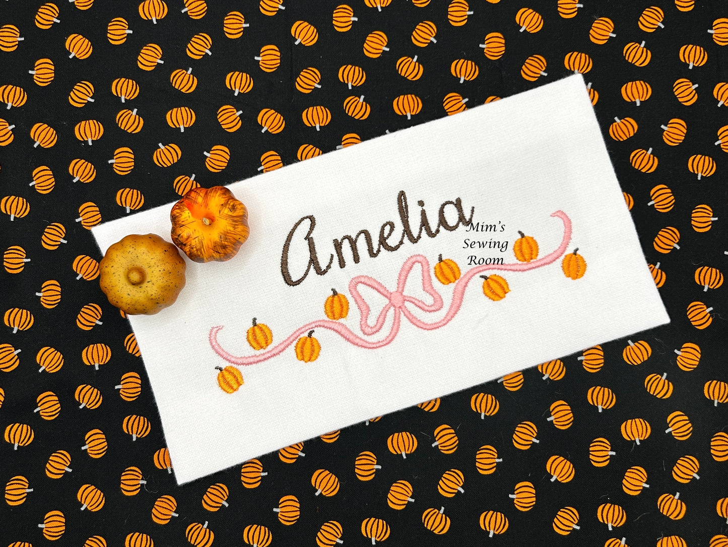 Mini pumpkins with bow